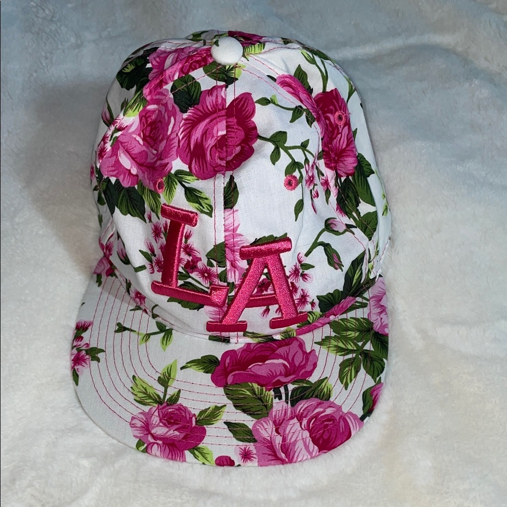 Headlines snap back baseball cap, pink/white roses with LA embroidered on front